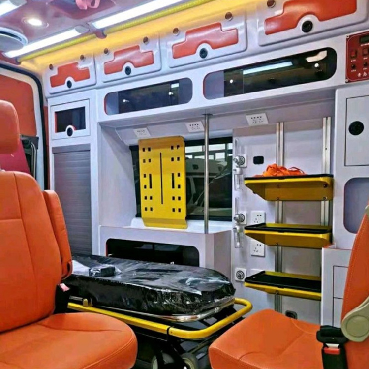 十月田镇长途救护车护送病人租赁价格